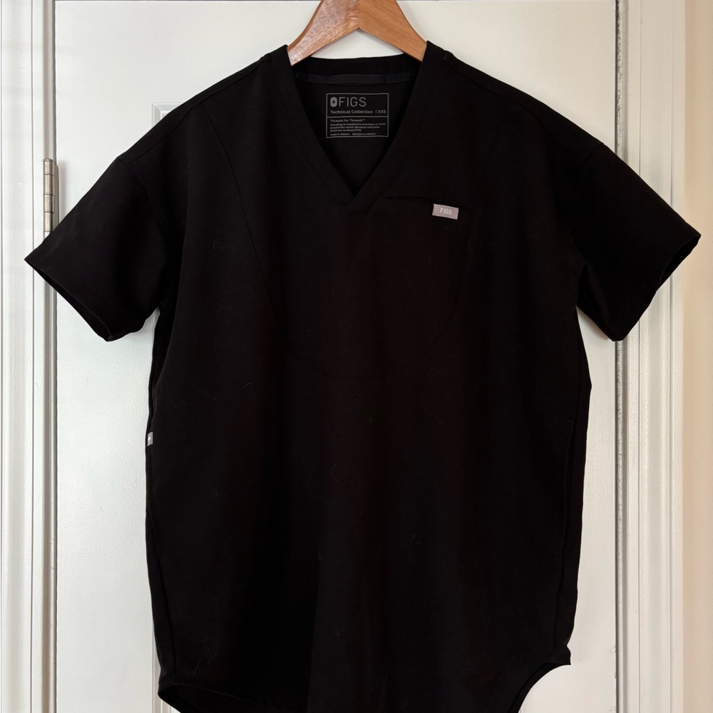 FIGS Black “Halle V-neck Tunic Scrub Top” — Size XXS (runs large)